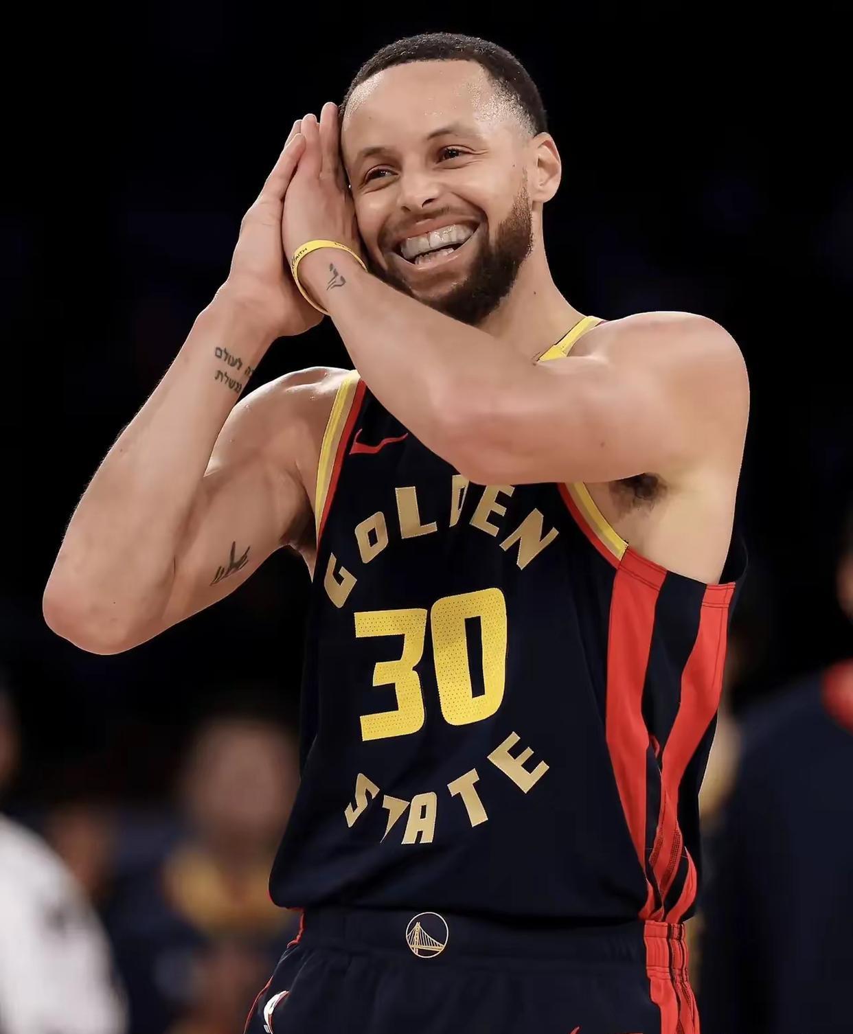 包含金州勇士集结日刷新队史纪录，志在NBA总决赛名次提升，气氛紧张，更衣室氛围转暖的词条