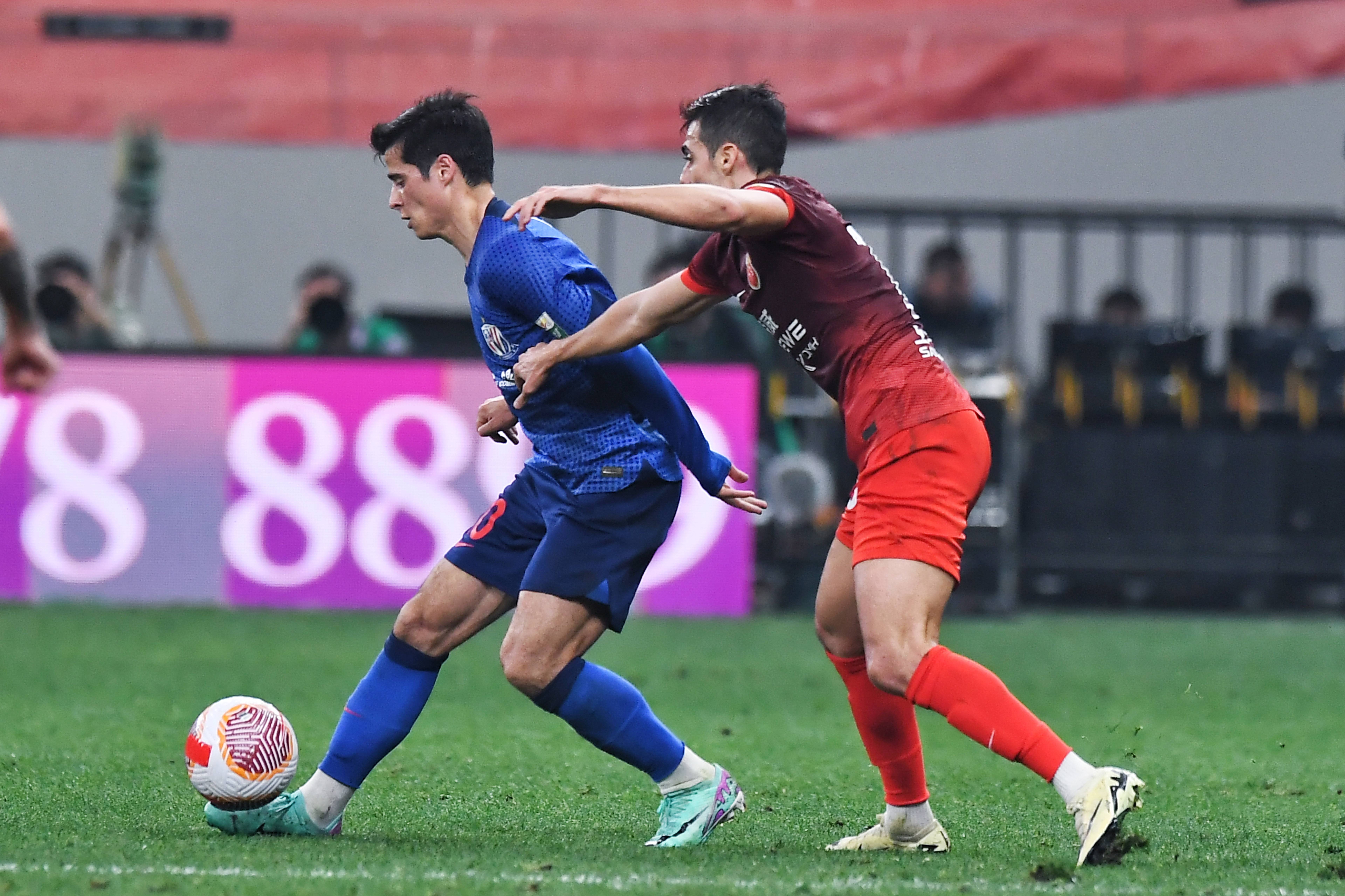 爱游戏-欧超杯倒计时；上海海港今晚主帅复盘；细节引发关注；媒体盛赞；训练强度明显提升(上海海港再引强援)