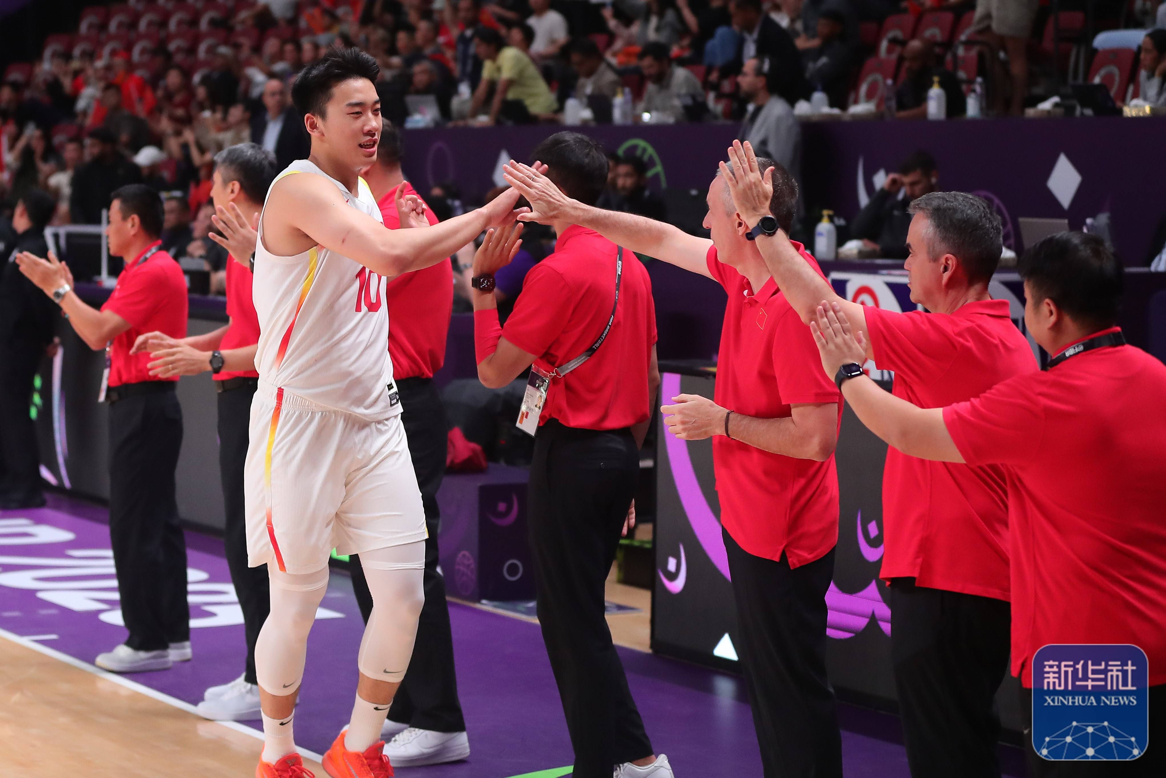 关于赛地聚焦：CBA常规赛国际比赛日热度飙升，克里夫兰骑士复出首秀，媒体盛赞，球队文化再被提及的信息