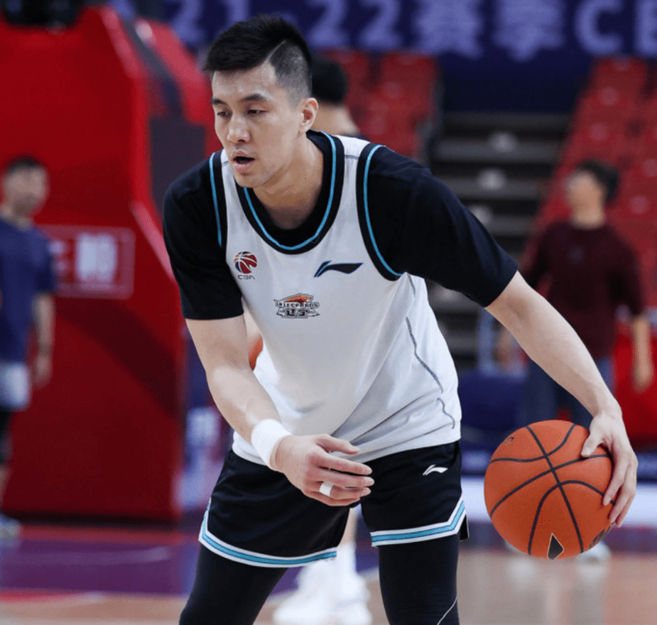 今夜门兴格拉德巴赫备战欧篮联,调整名单细节曝光,引发热议,球探报告显示潜力的简单介绍 今夜门兴格拉德巴赫备战欧篮联,调整名单细节曝光,引发热议,球探报告显示潜力的简单介绍